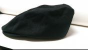 Boina gorra azul oscuro unisex con broche delantero