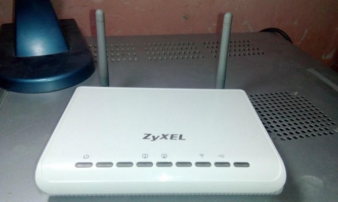 ACCES POINT ZYXEL WAP3205 300 MBPS REPETIDOR INALAMBRICO DOBLE ANTENA