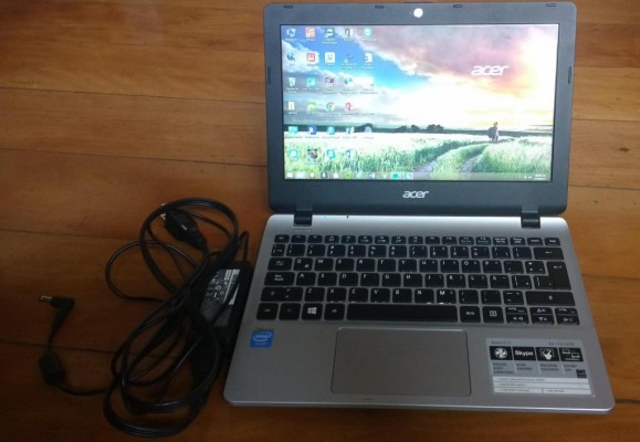 Laptop Acer E3112C9TJ. Como nueva, sin fallas! un solo dueño, comprada en tienda!